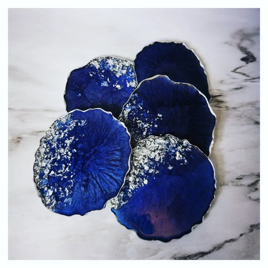 <p>4 X Blue & Chrome Geode Style Round Coasters - Art by Lauren Ash</p>